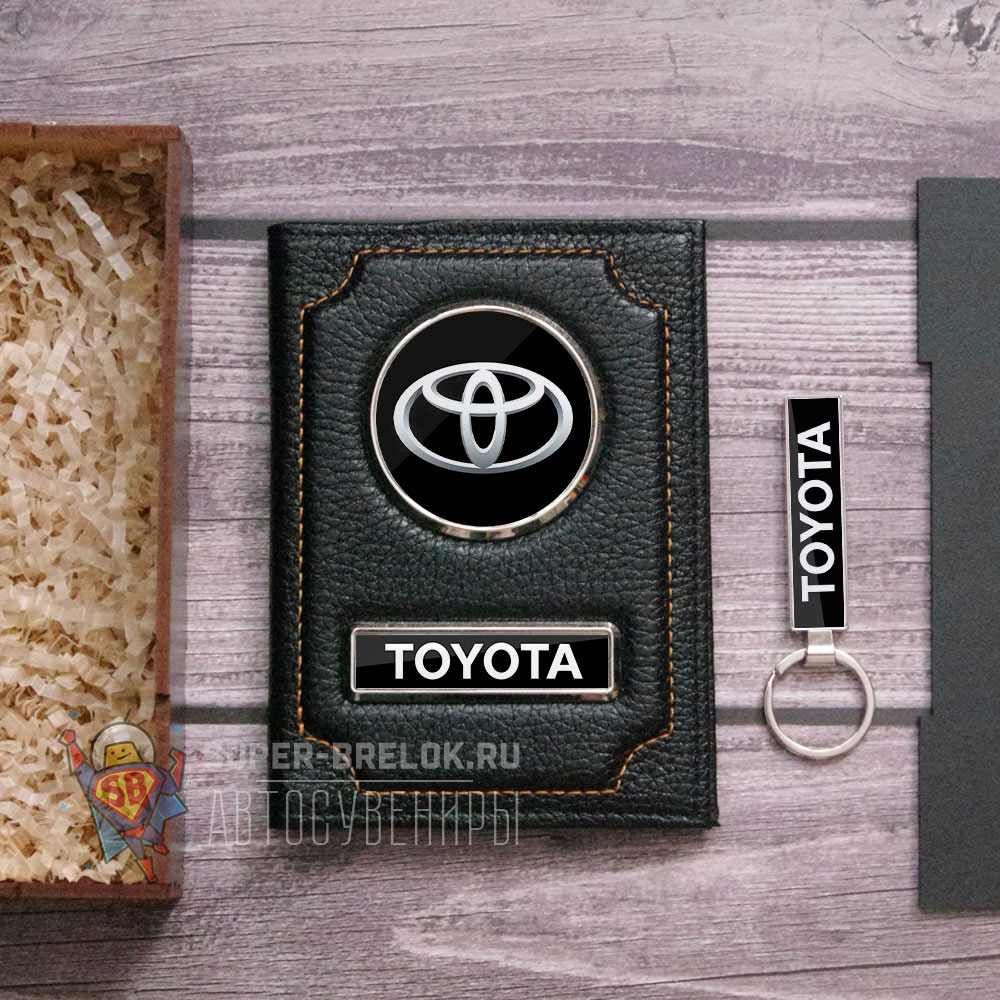 Обложка с логотипом Toyota