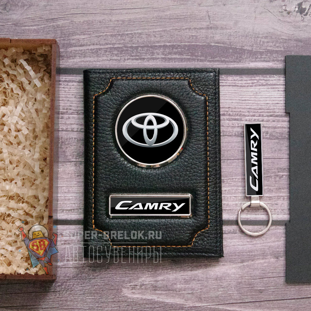 Обложка с логотипом Toyota Camry