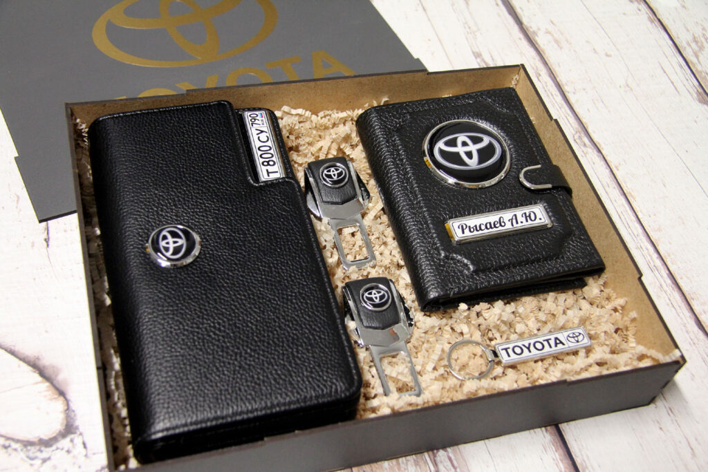 Собрали премиальный подарочный набор для владельца Toyota!