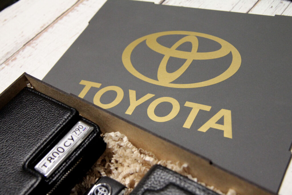 Собрали премиальный подарочный набор для владельца Toyota!